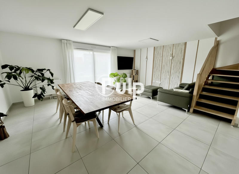 Maison - 95 m² - 5 pièces