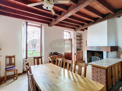 Maison - 161 m² - 8 pièces