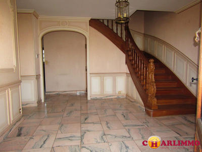 Maison traditionnelle - 162 m² - 6 pièces