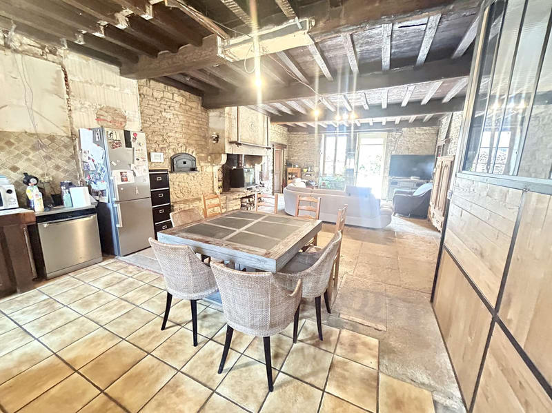 Maison - 220 m² - 10 pièces