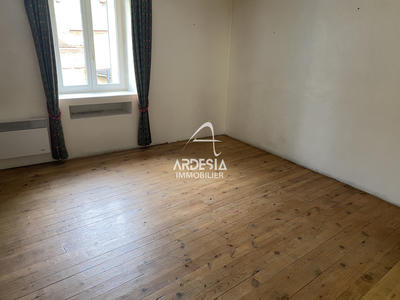 Maison - 180 m² - 9 pièces