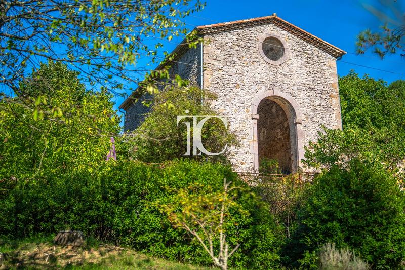 Maison - 379 m² - 19 pièces