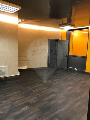 Local commercial - 110 m² - 4 pièces