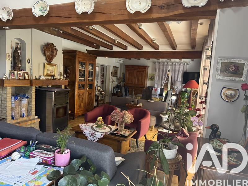 Maison - 238 m² - 9 pièces