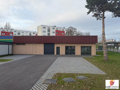Local d'activités - 221 m²