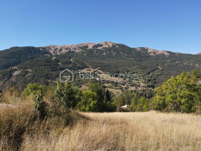 Terrain constructible - 2 742 m²