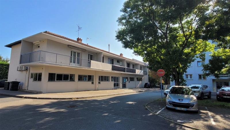 Local commercial - 120 m² - 4 pièces