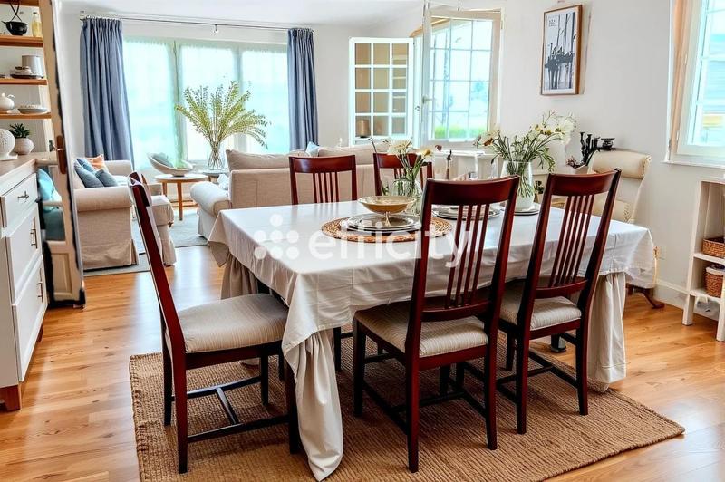 Maison - 136 m² - 5 pièces