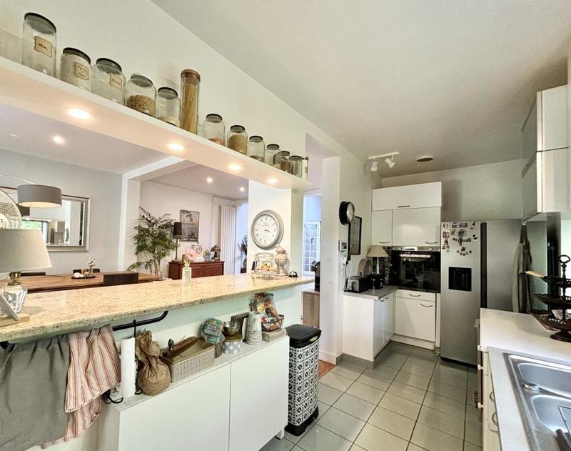 Maison - 180 m² - 8 pièces