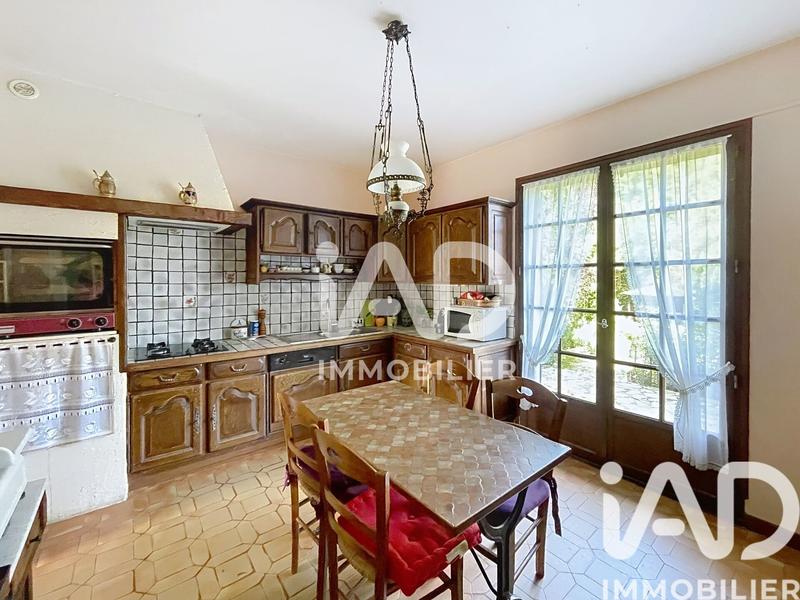 Maison - 232 m² - 8 pièces