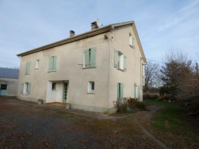 Maison traditionnelle - 200 m² - 8 pièces