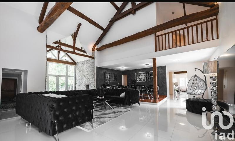 Maison - 298 m² - 10 pièces