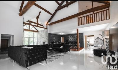 Maison - 298 m² - 10 pièces