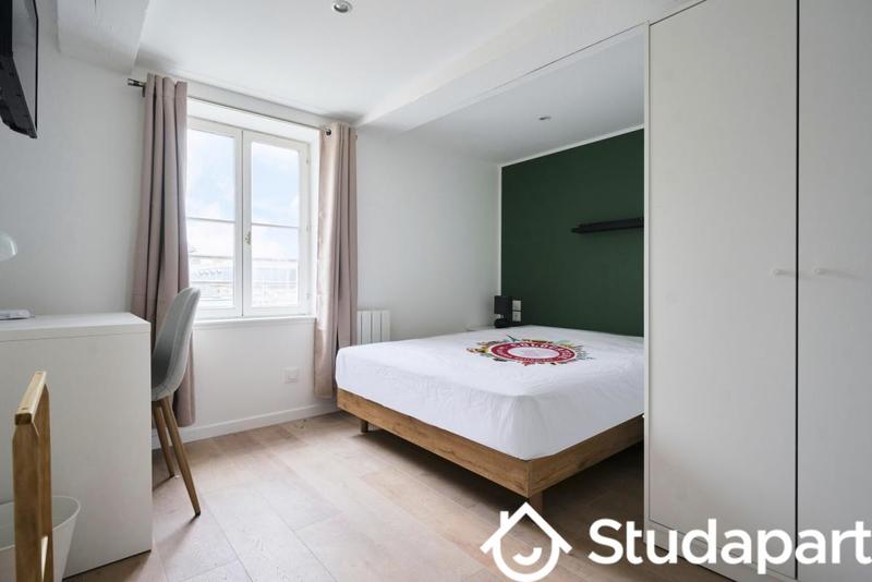 Chambre - 9 m² - 1 pièce