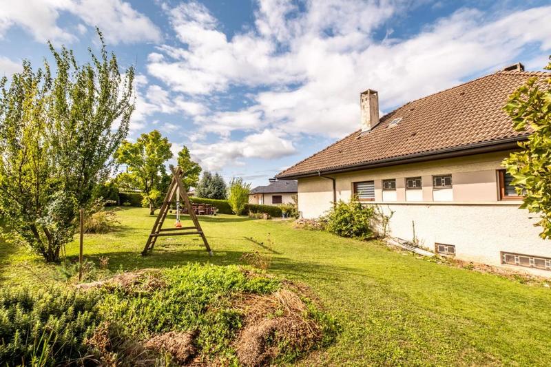 Propriété - 216 m² - 9 pièces