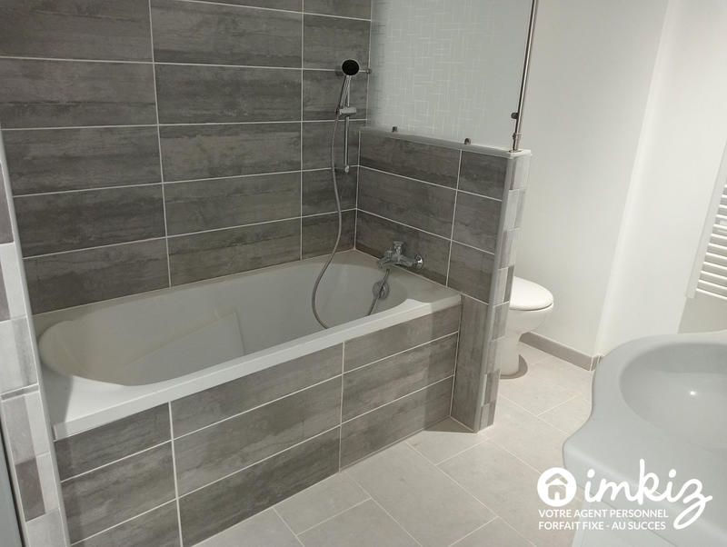 Maison - 370 m² - 10 pièces