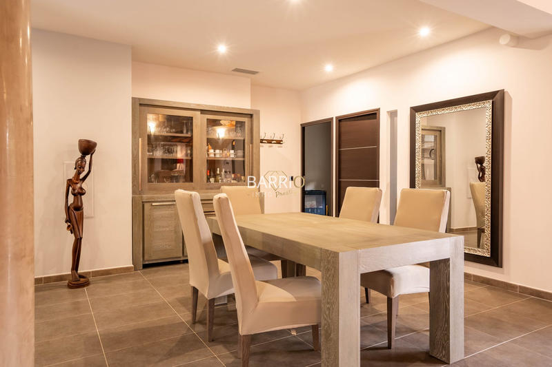 Mas - 213 m² - 4 pièces