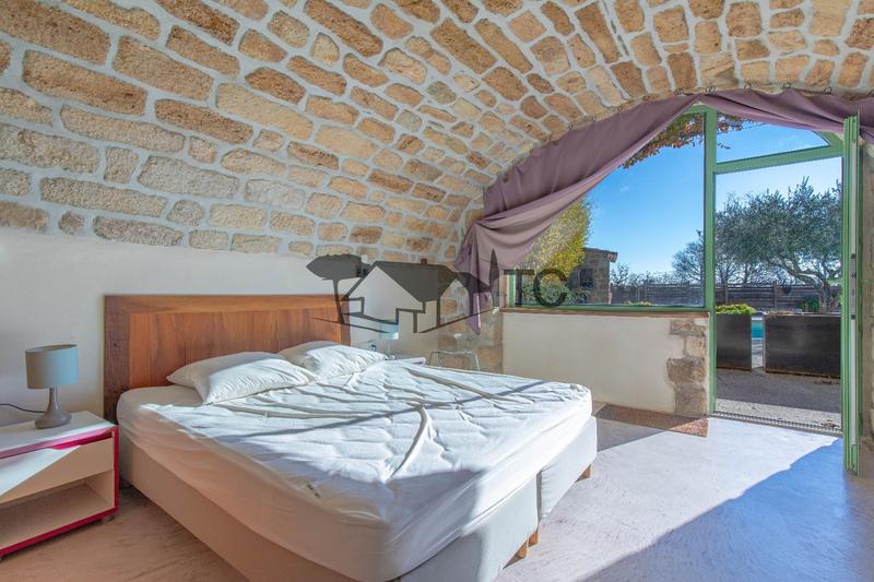 Maison - 286 m² - 9 pièces