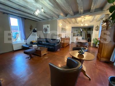 Maison traditionnelle - 138 m² - 6 pièces