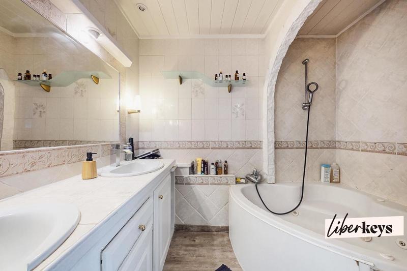 Appartement - 85 m² - 4 pièces