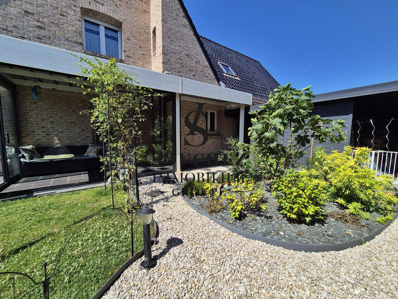 Maison - 200 m² - 8 pièces