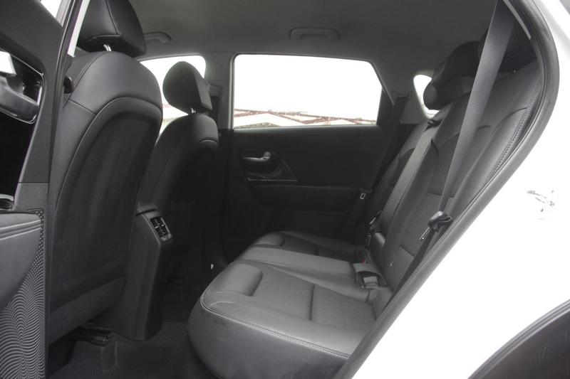 Kia Niro (2) 1.6 Gdi 141 Isg Hybride Active Business Dct6