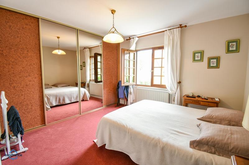 Maison - 187 m² - 7 pièces