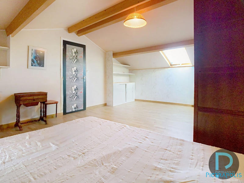 Maison - 201 m² - 8 pièces