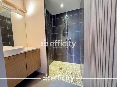 Maison - 123 m² - 6 pièces