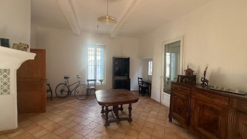 Maison - 520 m² - 6 pièces