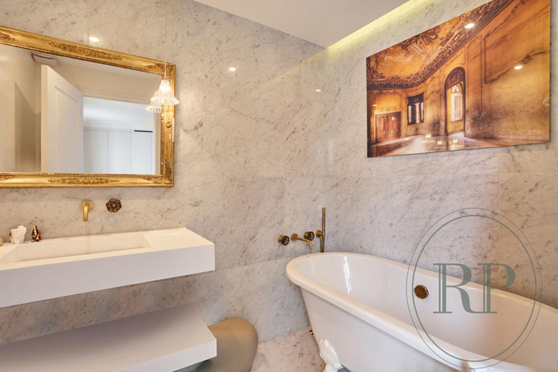 Appartement - 122 m² - 4 pièces