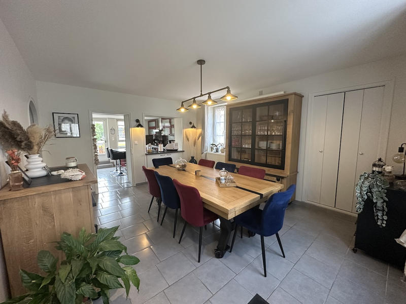 Maison - 137 m² - 7 pièces