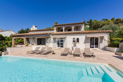 Maison - 298 m² - 7 pièces