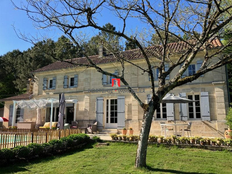Maison - 189 m² - 7 pièces