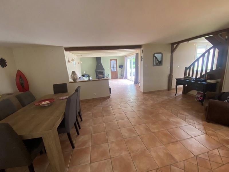 Maison - 211 m² - 8 pièces