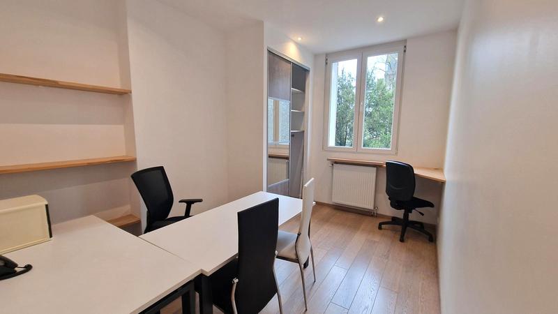 Bureau - 101 m² - 5 pièces