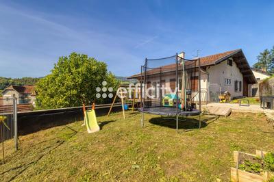 Maison - 182 m² - 7 pièces