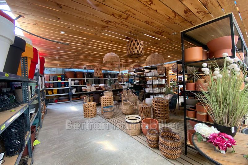 Propriété - 142 m² - 4 pièces