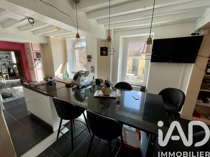 Maison - 220 m² - 8 pièces