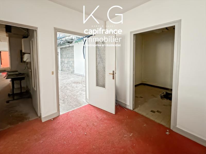 Local commercial - 140 m² - 9 pièces