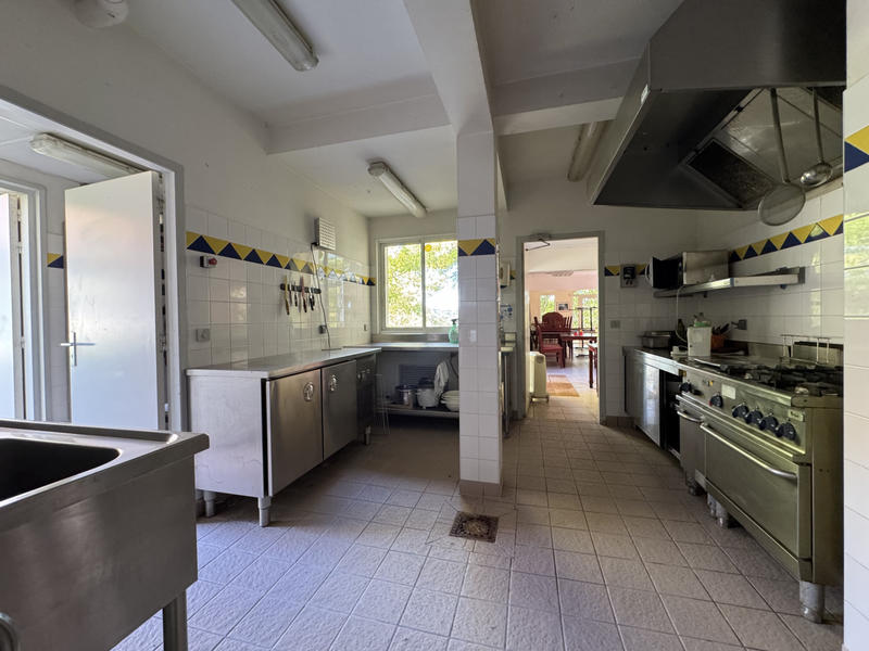 Maison - 477 m² - 15 pièces