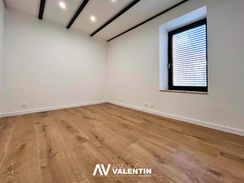 Maison - 221 m² - 9 pièces