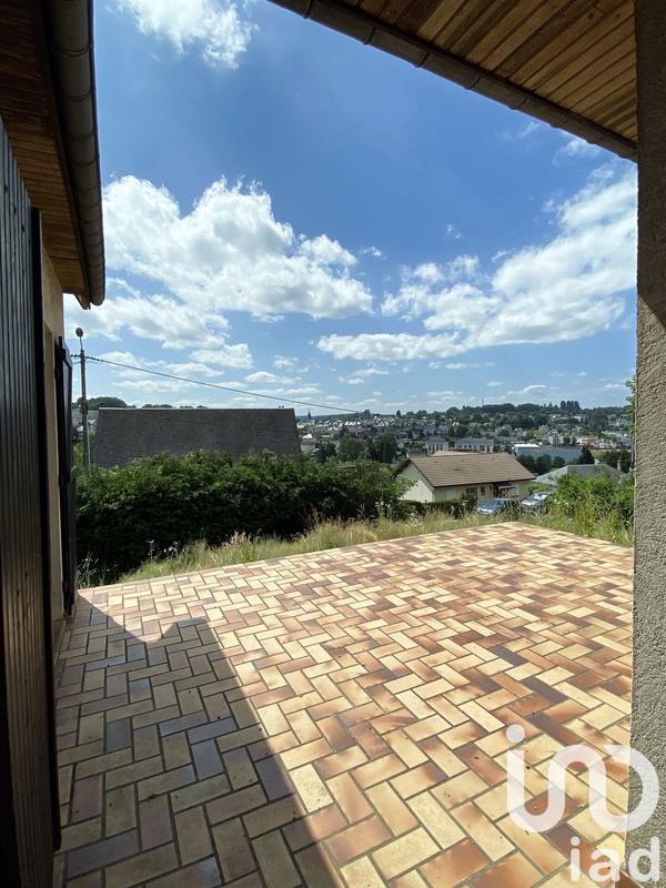 Maison - 216 m² - 7 pièces