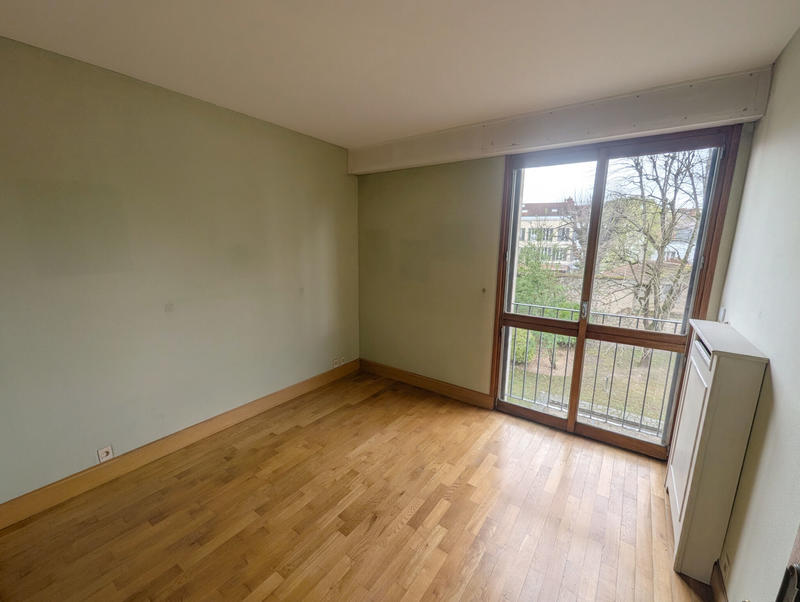 Appartement - 90 m² - 4 pièces