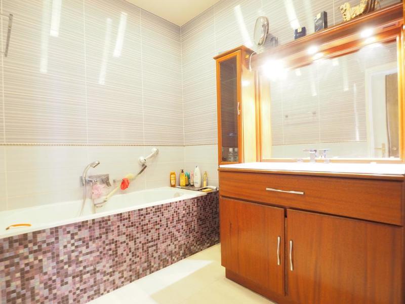 Appartement ancien - 122 m² - 5 pièces