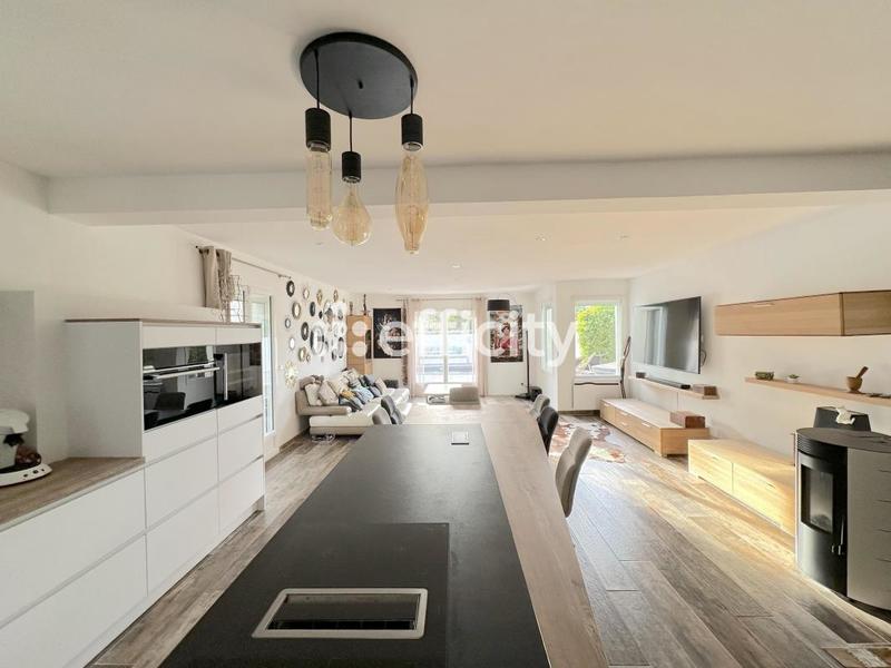 Maison - 160 m² - 5 pièces