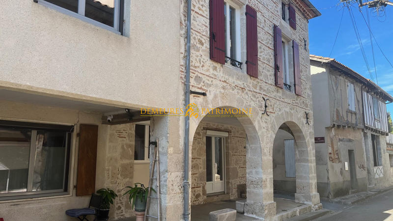 Maison - 205 m² - 5 pièces