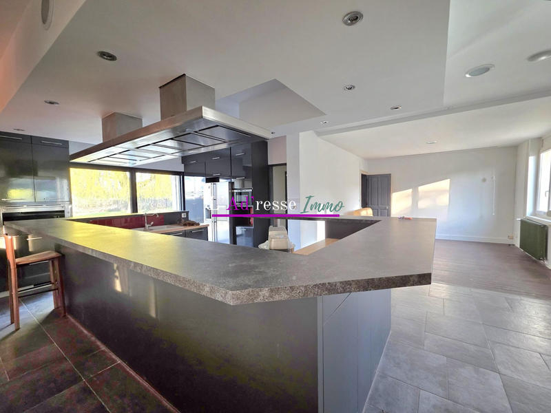 Maison - 169 m² - 8 pièces