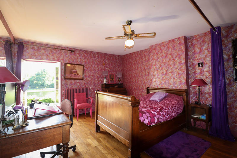 Propriété - 235 m² - 11 pièces