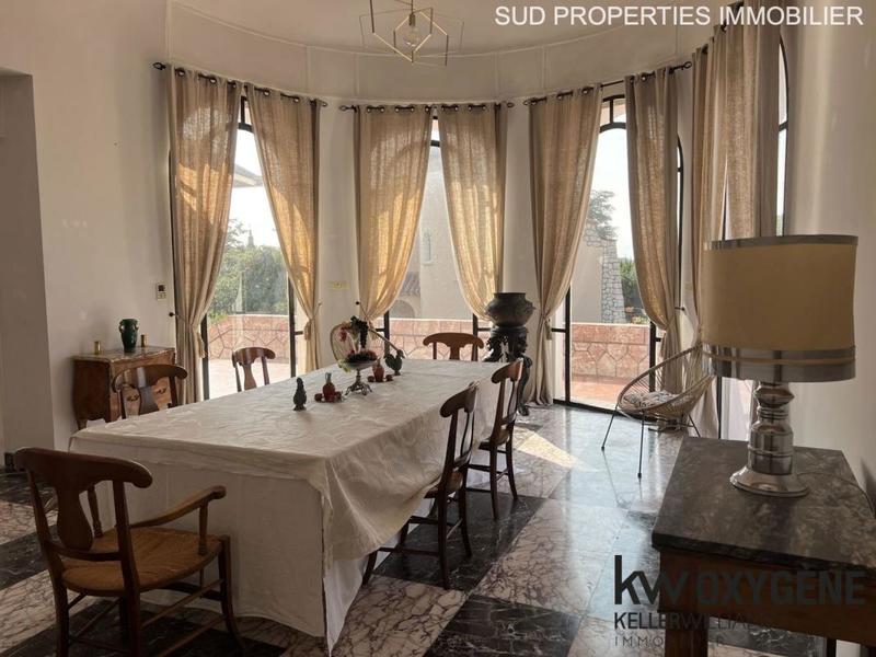 Villa - 247 m² - 7 pièces